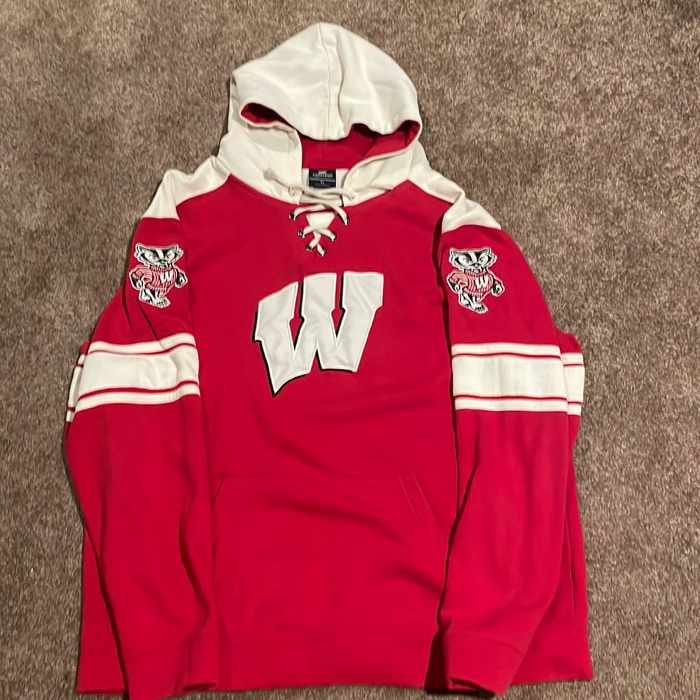 Wisconsin badger hockey hoodie.  Size X-Large.